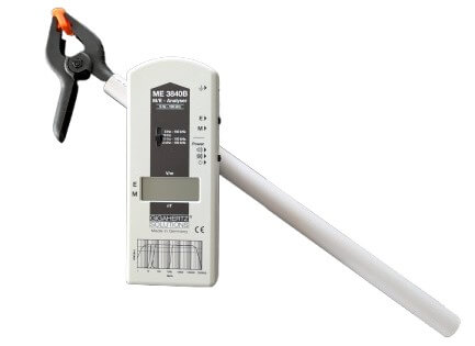 Le détecteur d'ondes électromagnétiques ME3840B Gigahertz Solutions.